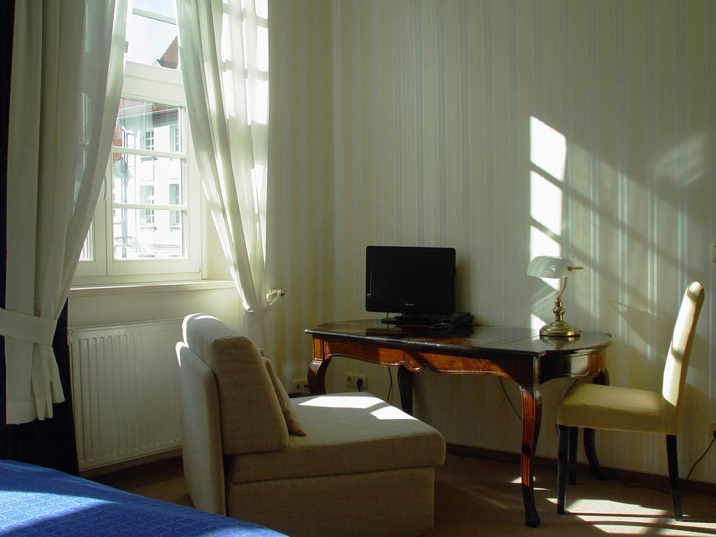 Hotel Altes Hafenhaus Rostock Quarto foto